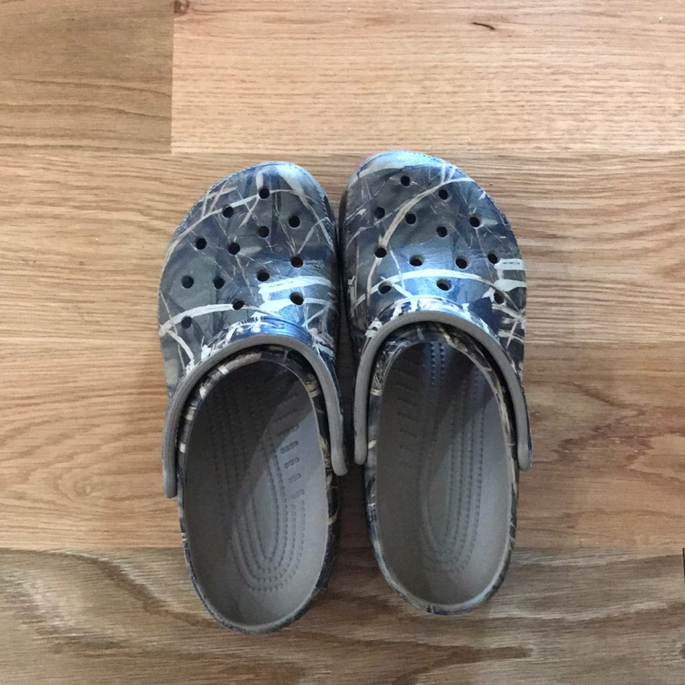 Unisex Camo Crocs | Men’s 8 | Women’s 10
